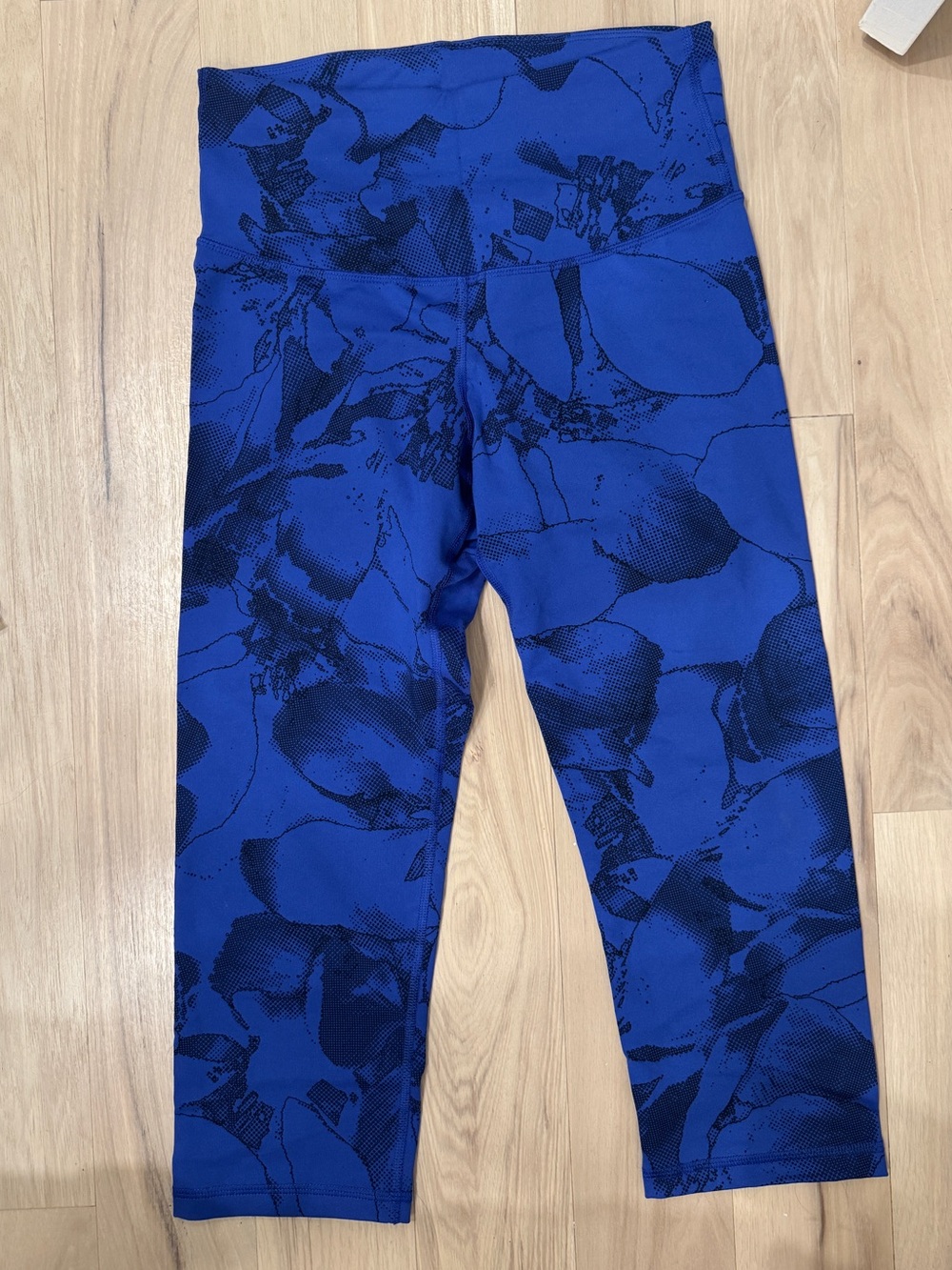Blue Printed Active Capri Leggings